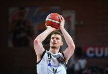 Porazi Smitha i Radoševića, Menalo u polufinalu